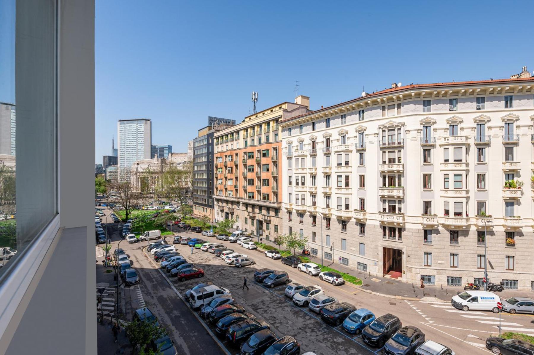 Binario Verticale Milano Oda fotoğraf